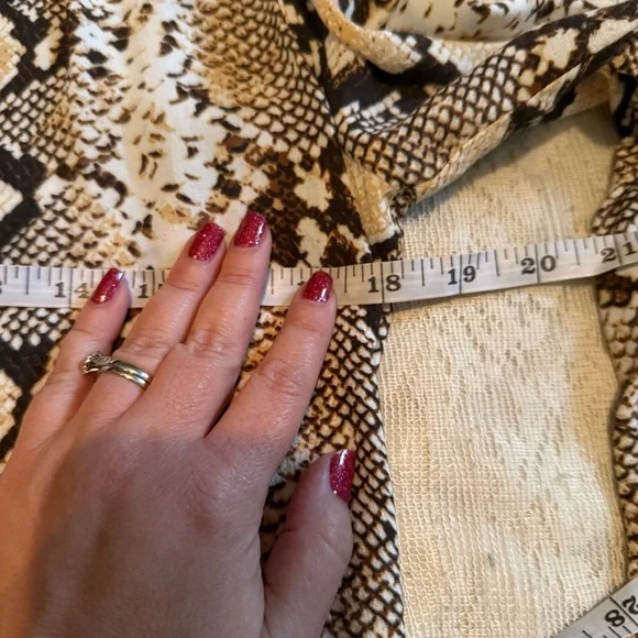 Maeve by Anthropologie Juno Snakeskin V-neck dress - Picture 5 of 10